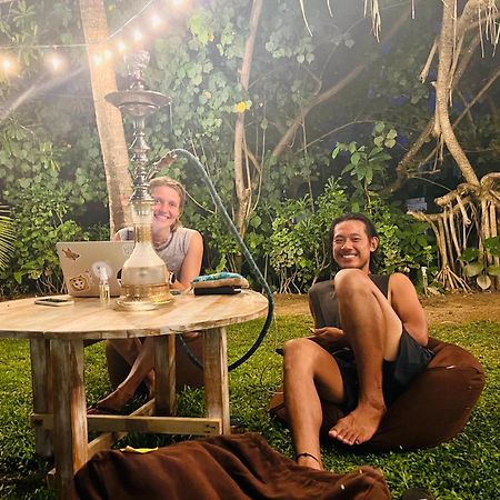 Pineapple Surf Hotel Ahangama Kültér fotó