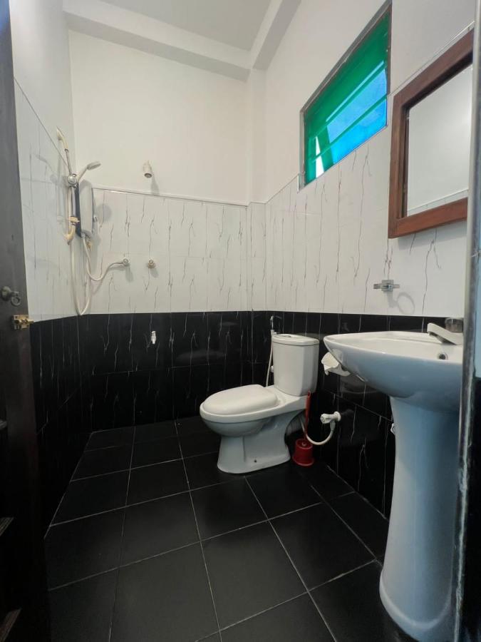 Pineapple Surf Hotel Ahangama Kültér fotó