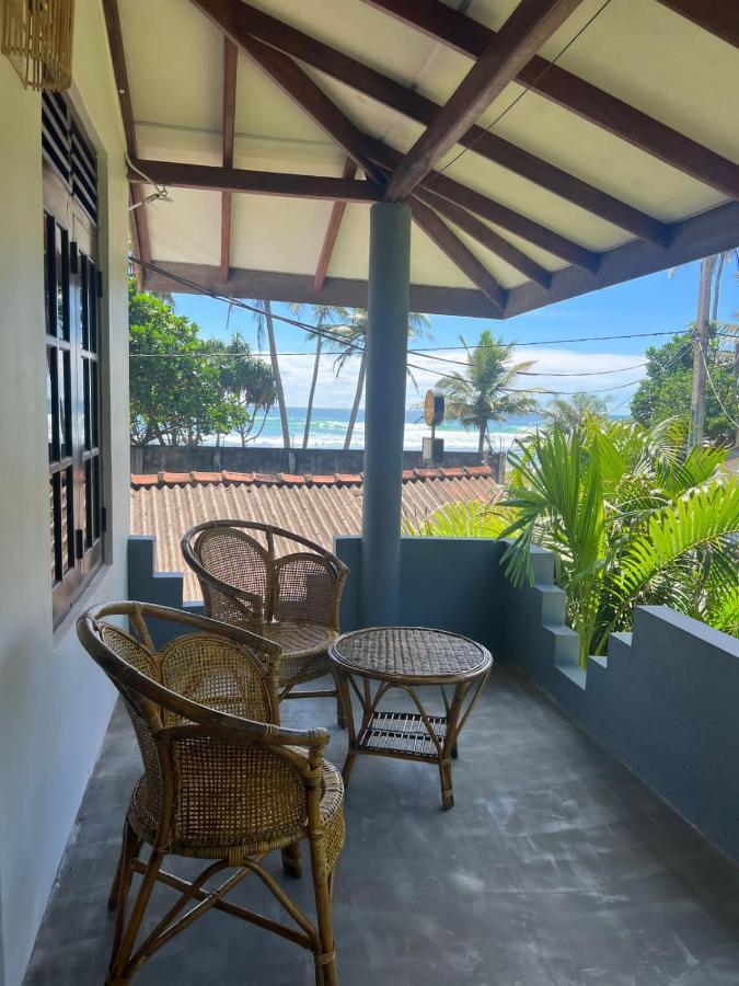 Pineapple Surf Hotel Ahangama Kültér fotó
