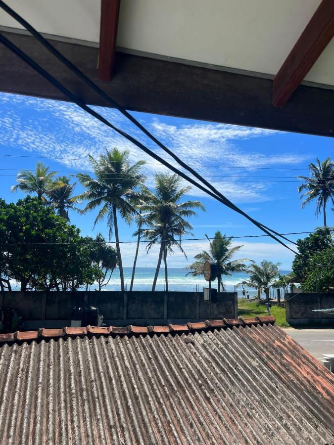 Pineapple Surf Hotel Ahangama Kültér fotó