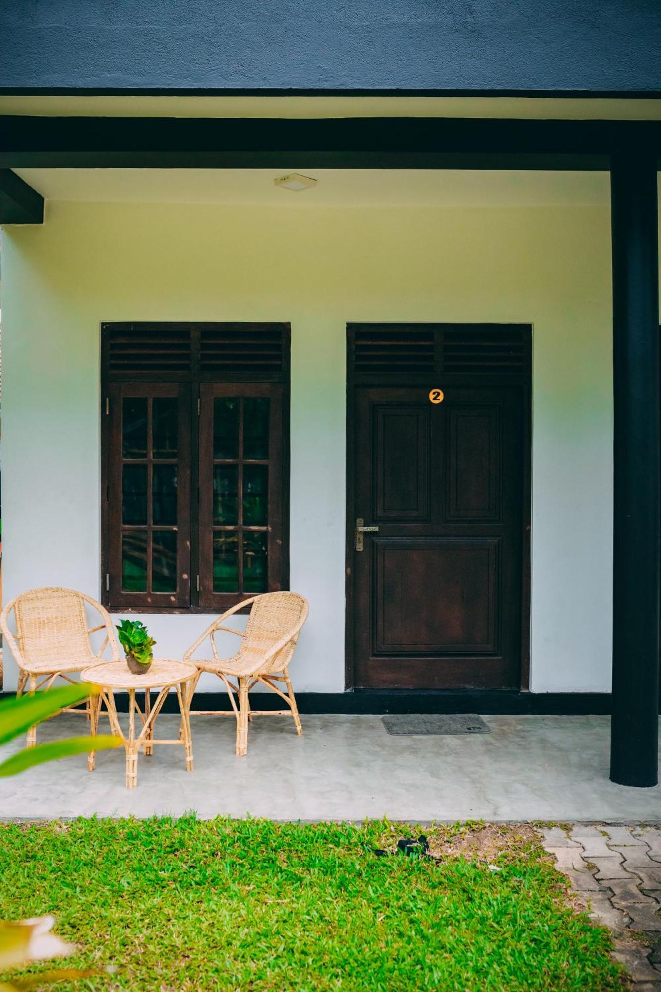 Pineapple Surf Hotel Ahangama Kültér fotó